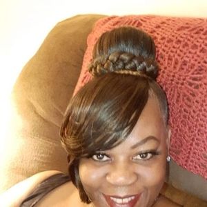 Meet your Posher, Crystal